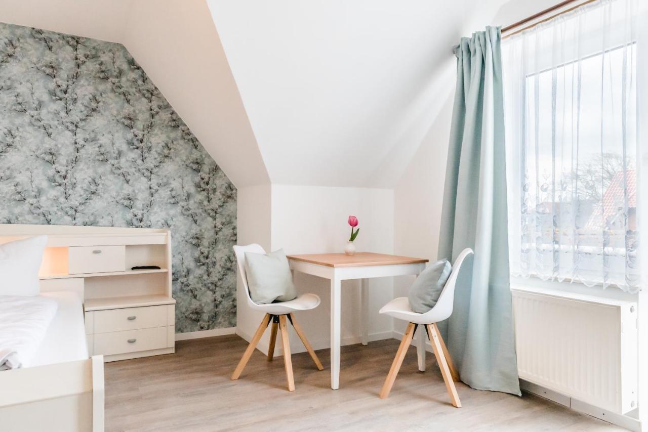 Straendhus Bed&Breakfast Hasselberg  外观 照片
